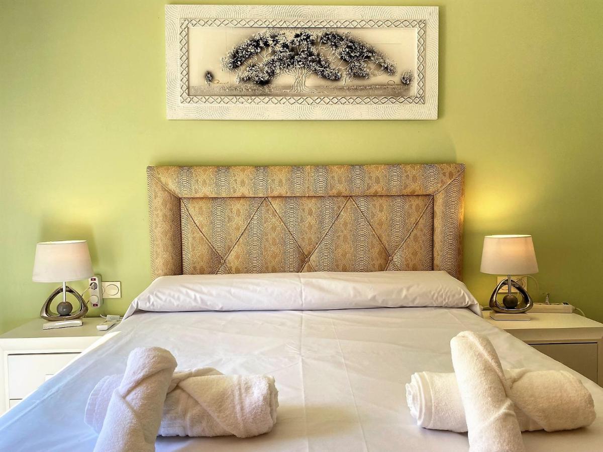 Triton Apartments Casasol Nerja Luaran gambar