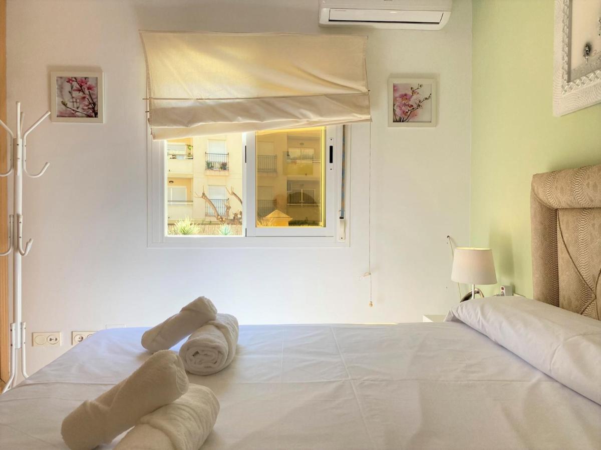 Triton Apartments Casasol Nerja Luaran gambar
